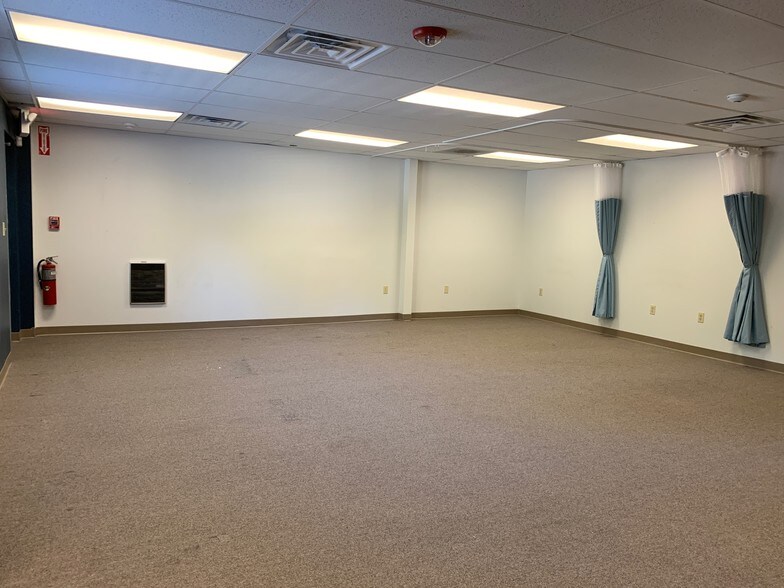 More Photos Of 7260 Post Rd, North Kingstown Medical For Lease