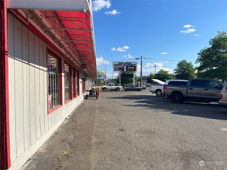 More Photos Of 14423 Pacific Ave S, Tacoma General Retail For Sale