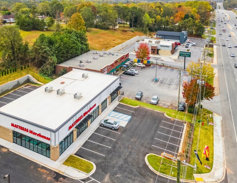 More Photos Of 5326 Wade Hampton Blvd, Taylors Storefront For Sale