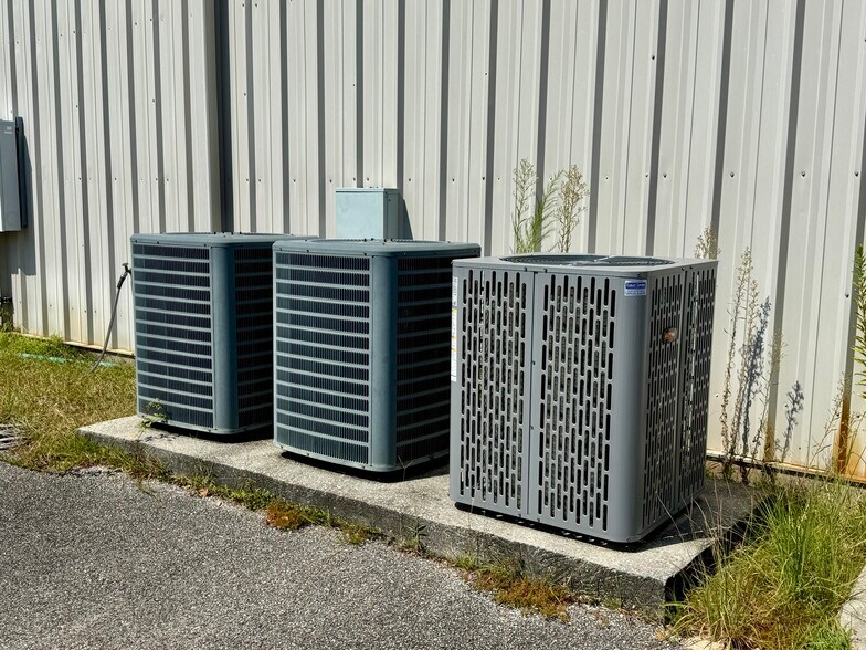 More Photos Of 12760 Lorraine Rd, Biloxi General Retail For Lease