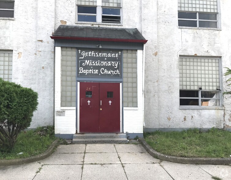 More Photos Of 24 E Oak St, Norristown Religious Facility For Lease