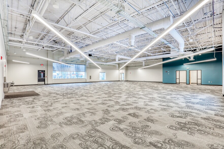 More Photos Of 13906 Highway 99, Lynnwood Office For Sale