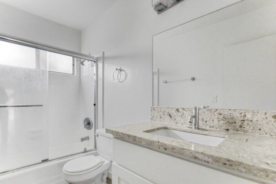 More Photos Of 1253 Federal Ave, Los Angeles Apartments For Sale