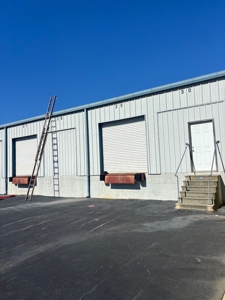 More Photos Of 110 Commercial Rd, Spartanburg Distribution For Lease