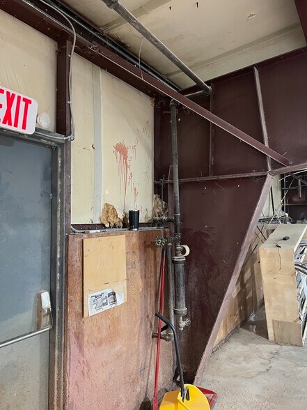 More Photos Of 1440 N Fifth St, Madison Warehouse For Lease