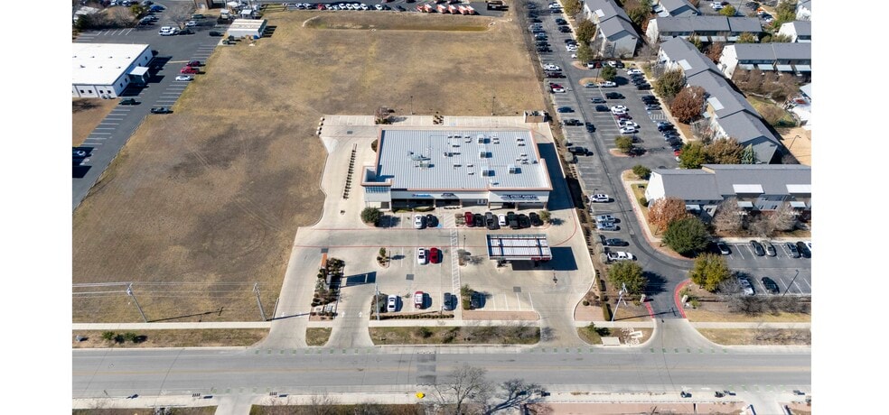 More Photos Of 641 Mill St, San Marcos Restaurant For Lease