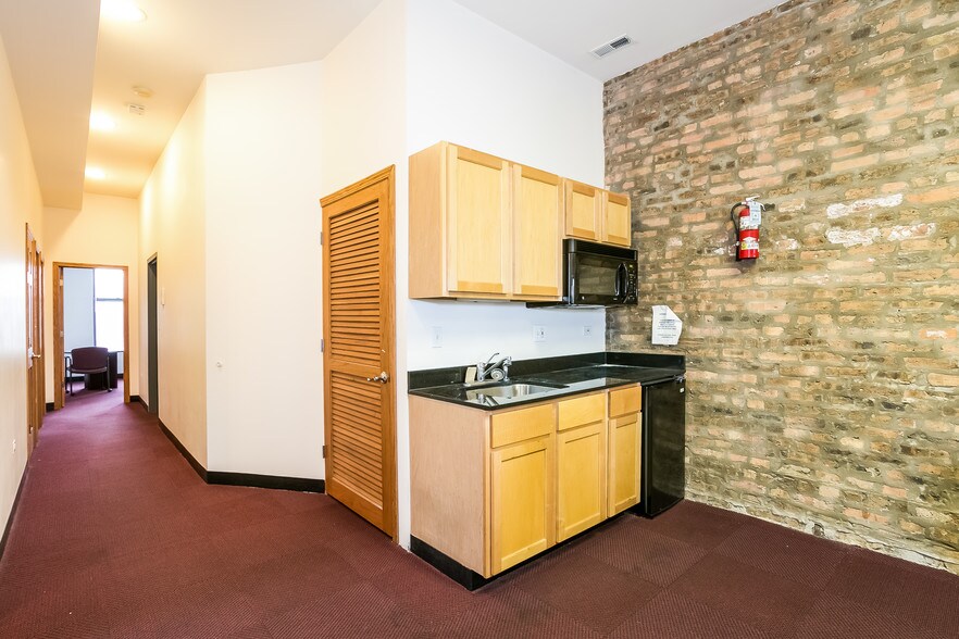 More Photos Of 716 E 47th St, Chicago Loft Creative Space For Sale