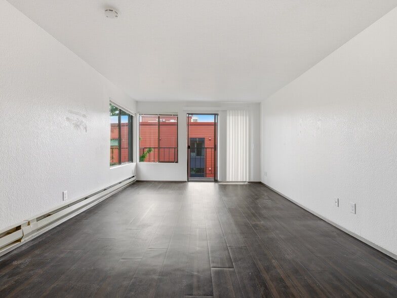 More Photos Of 2629 14th Ave W, Seattle Apartments For Sale