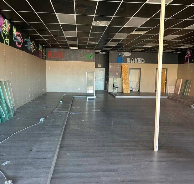 More Photos Of 1200 W 21st St, Clovis Storefront For Lease