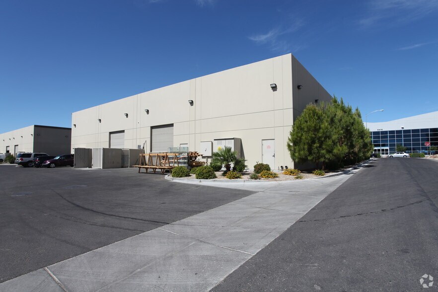 More Photos Of 5960 Topaz St, Las Vegas Light Distribution For Sale