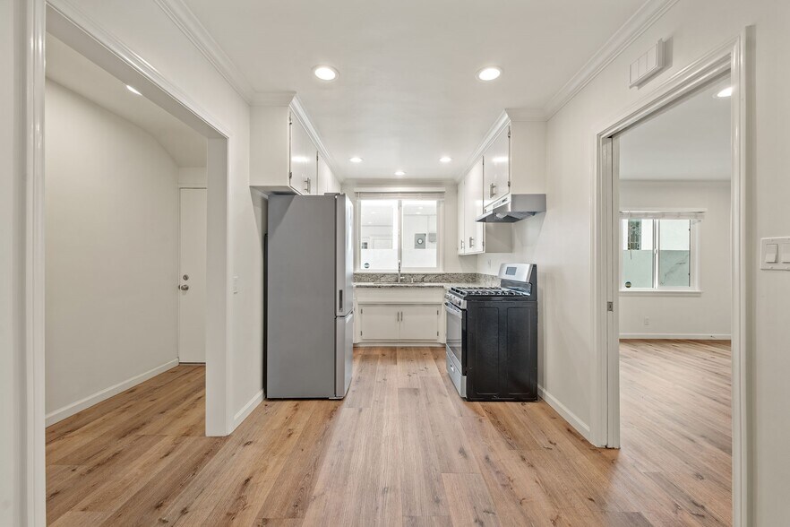 More Photos Of 4245 Laurel Canyon Blvd, Studio City Apartments For Sale