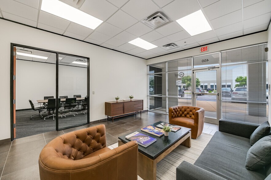 More Photos Of 1340 Airport Commerce Dr, Austin Warehouse For Lease