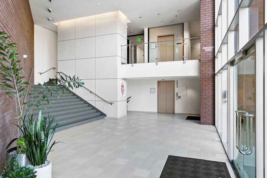 More Photos Of 41 Corporate Park, Irvine Office For Lease