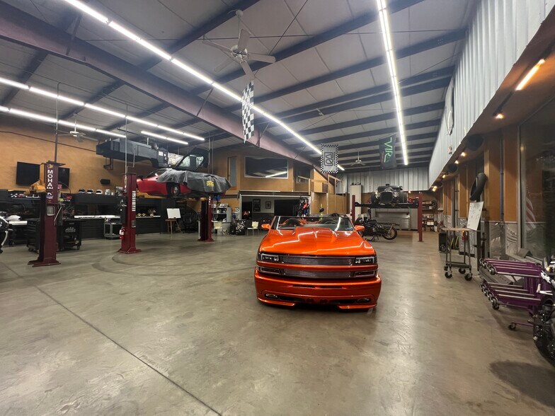 More Photos Of 571 Danbury Rd, New Milford Auto Repair For Sale