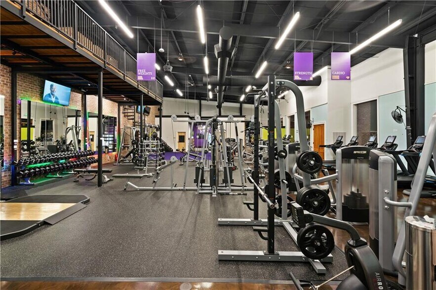 More Photos Of 16 Boardwalk Plz, Saint Simons Island General Retail For Sale