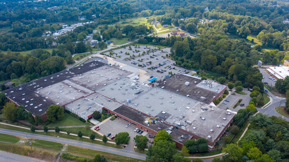 More Photos Of 128 Bingham Rd, Asheville Light Manufacturing For Lease