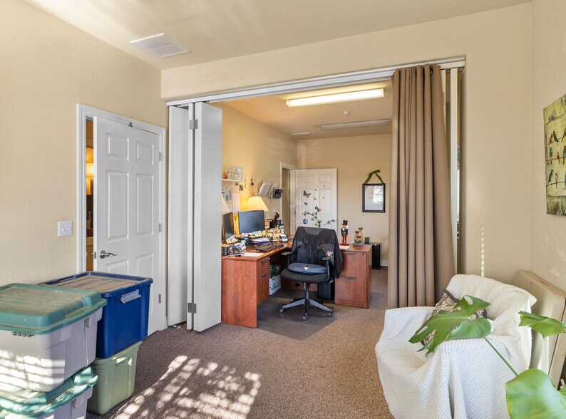 More Photos Of 3075 Crossroads Dr, Redding Light Distribution For Sale