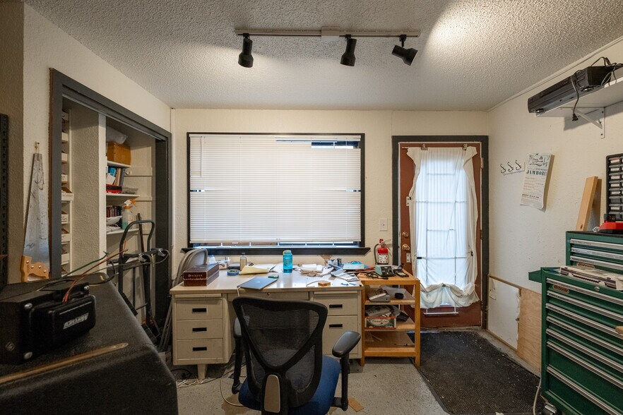 More Photos Of 3201 Northwest Ave, Bellingham Unknown For Lease