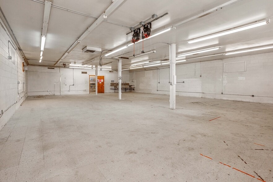 More Photos Of 10234 NE Glisan St, Portland Freestanding For Lease