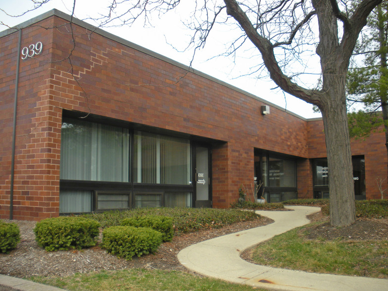 Primary Photo Of 939 N Plum Grove Rd, Schaumburg Medical For Lease