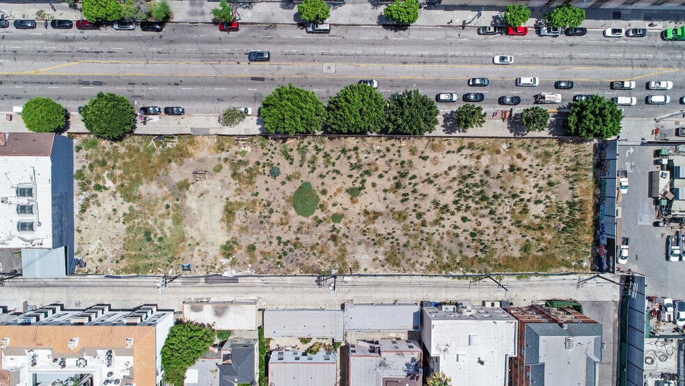 More Photos Of 639 S La Brea Ave, Los Angeles Land For Lease