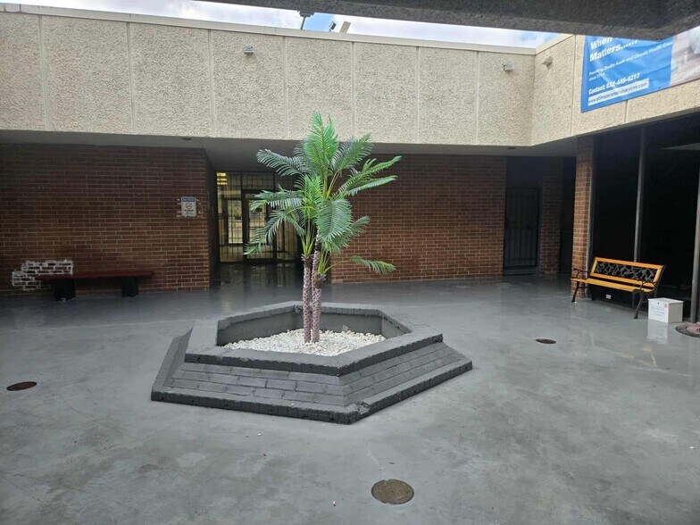 More Photos Of 8300 Homestead Rd, Houston Medical For Sale