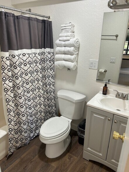 More Photos Of 14 Saint Andrews Rd, Valley Springs Hotel For Sale