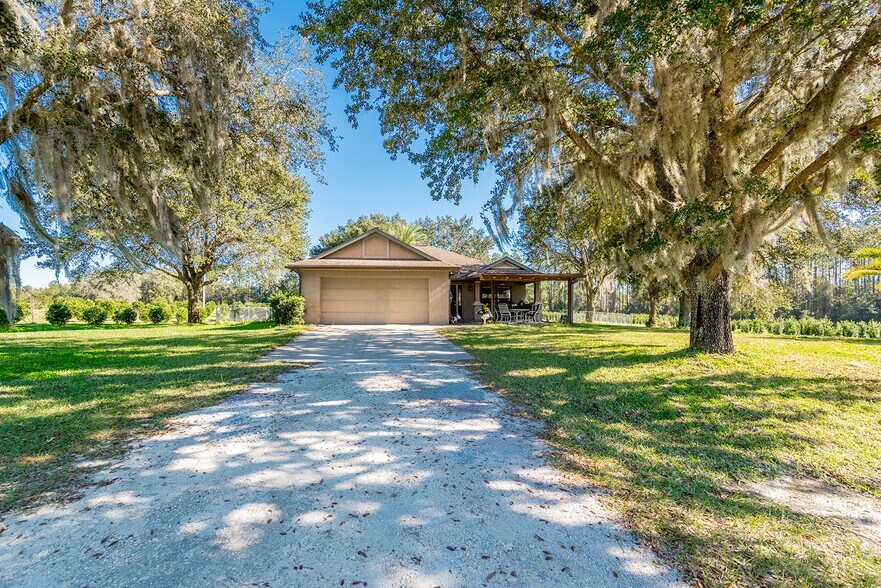 More Photos Of 16385 NW 112th Ct, Reddick Specialty For Sale