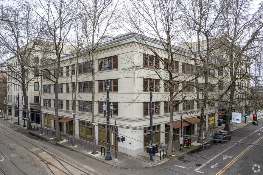 Primary Photo Of 75 NW Couch St, Portland Medical For Lease