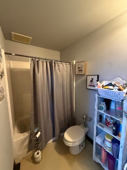 More Photos Of 1202 Industrial Dr, Warsaw Industrial For Sale