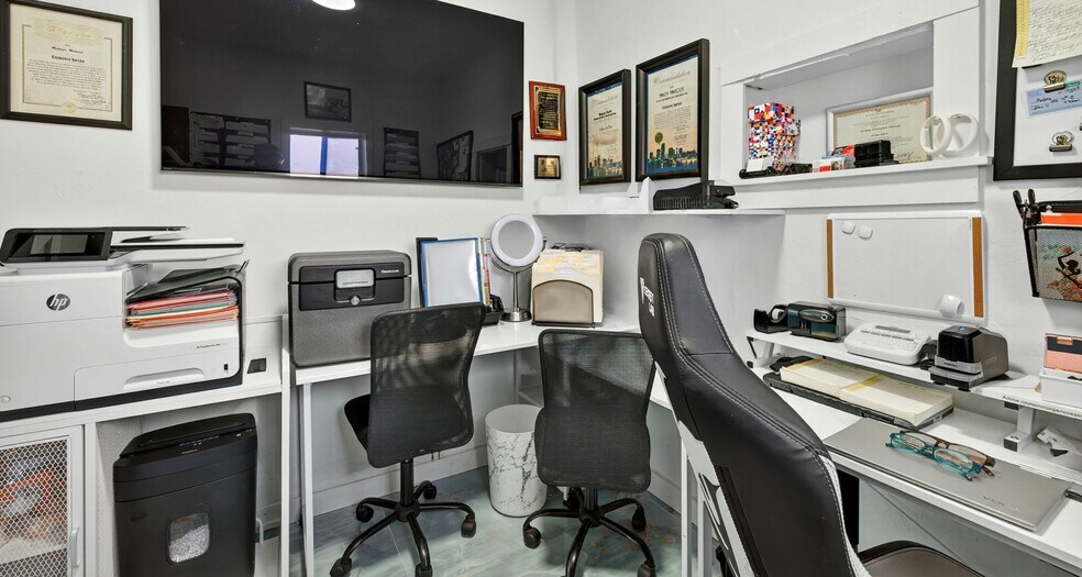 More Photos Of 102 Copeland Ave SW, Everglades City Restaurant For Sale