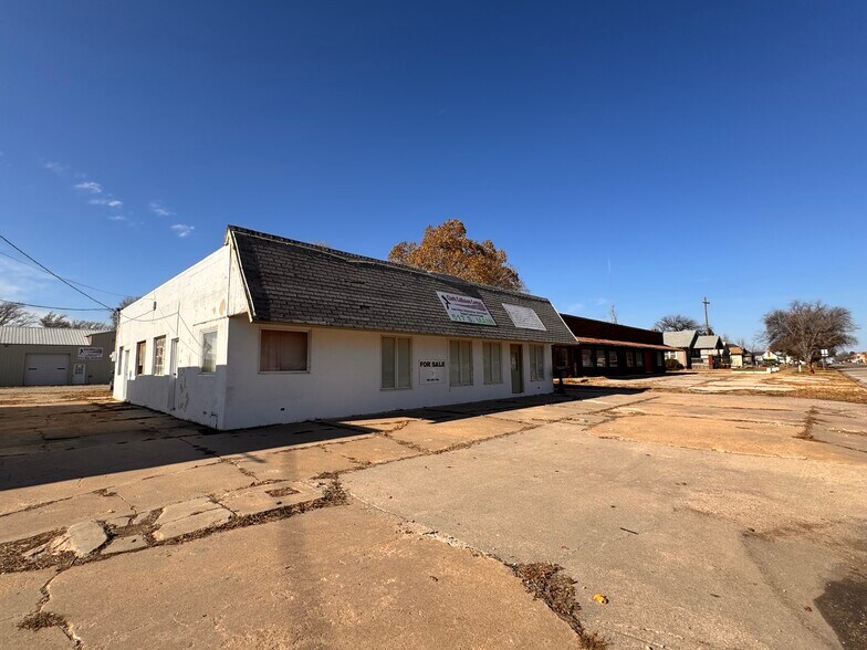 More Photos Of 517 S Main St, Stafford Flex For Sale