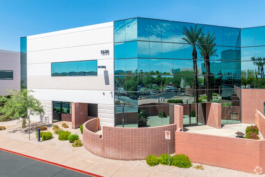 More Photos Of 1320 W Auto Dr, Tempe Industrial For Sale