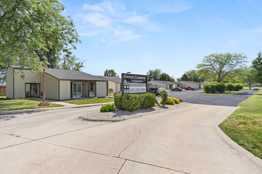 More Photos Of 111 Bannon Dr, Dwight Apartments For Sale