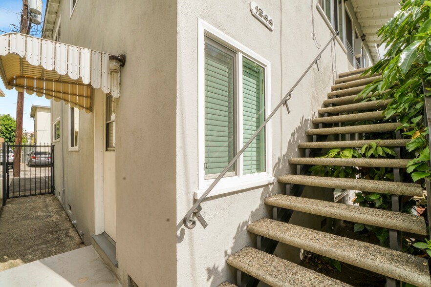 More Photos Of 1246 S Saltair Ave, Los Angeles Apartments For Sale