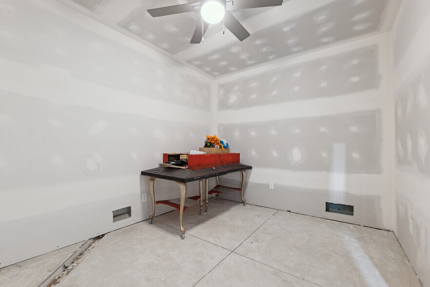 More Photos Of 2502 E Michigan Ave, Ypsilanti Freestanding For Lease