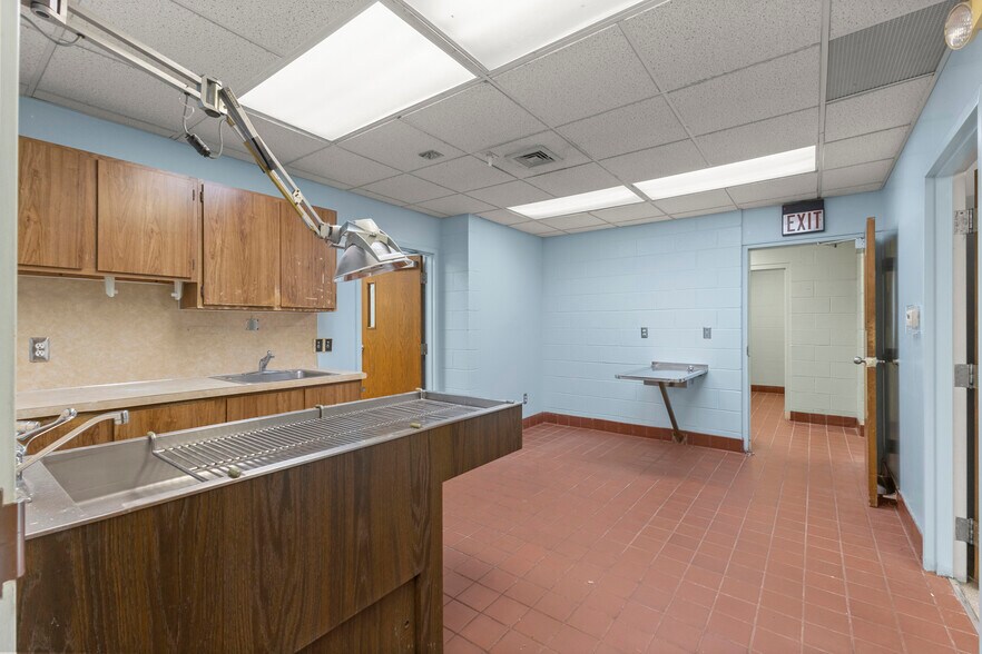 More Photos Of 435 Sumpter rd, Belleville Hospital For Sale