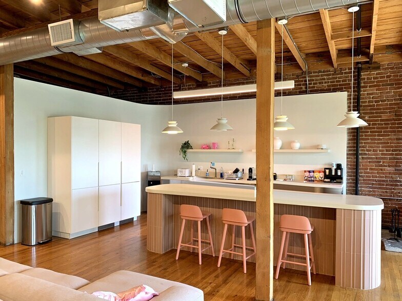 More Photos Of 1327 Willow St, Los Angeles Office For Sale
