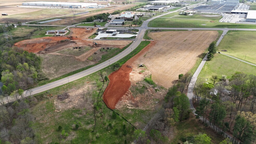 More Photos Of 3820 Guthrie Hwy, Clarksville Land For Sale