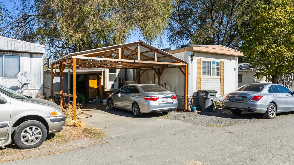 More Photos Of 6993 SE Road U, Warden Manufactured Housing Mobile Home Park For Sale