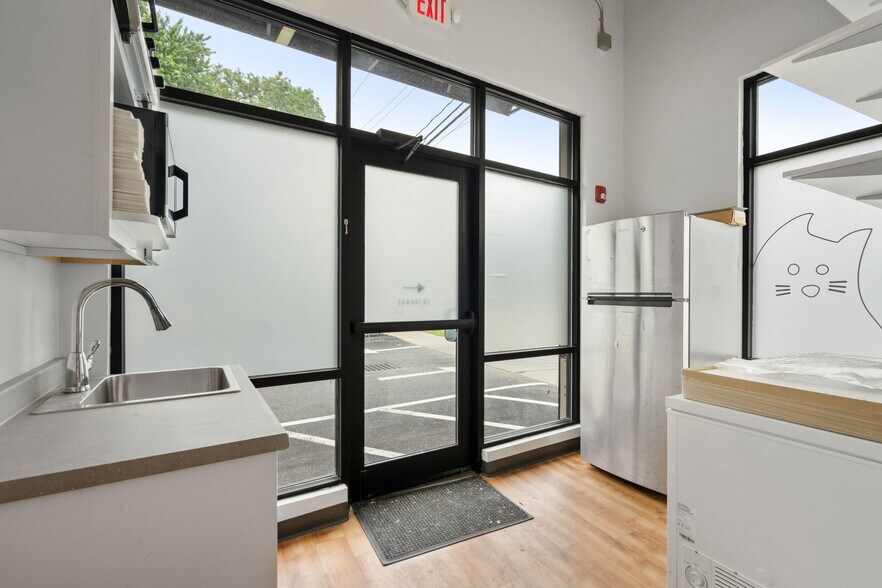 More Photos Of 347-351 Main St, Watertown Freestanding For Lease