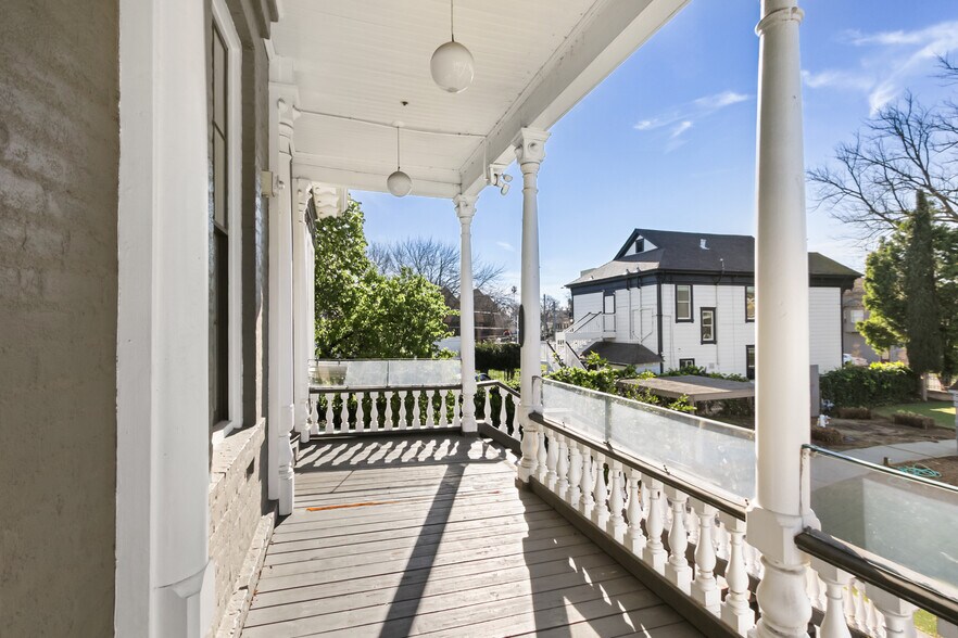 More Photos Of 1111-1123 D St, Sacramento Specialty For Sale