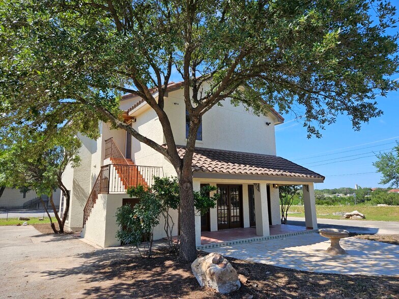 More Photos Of 17425 Redland Rd, San Antonio Office For Lease