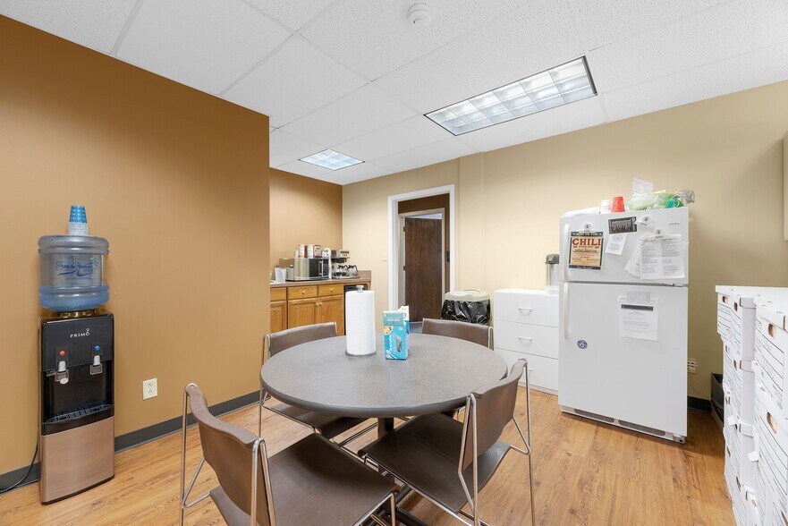 More Photos Of 70 Park Ave W, Mansfield Office For Sale