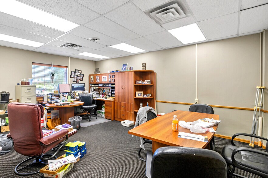 More Photos Of 976 W Minnehaha Ave, Saint Paul Warehouse For Sale