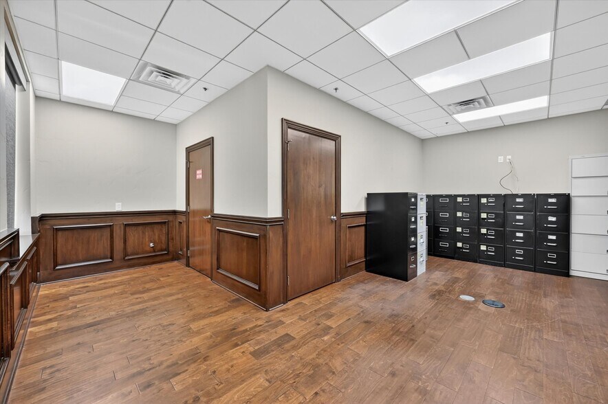 More Photos Of 6200 Stone Hill Farms Pky, Flower Mound Loft Creative Space For Lease