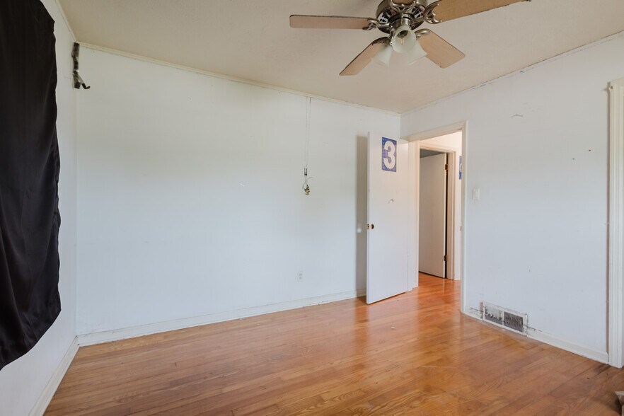 More Photos Of , Lexington Specialty For Sale