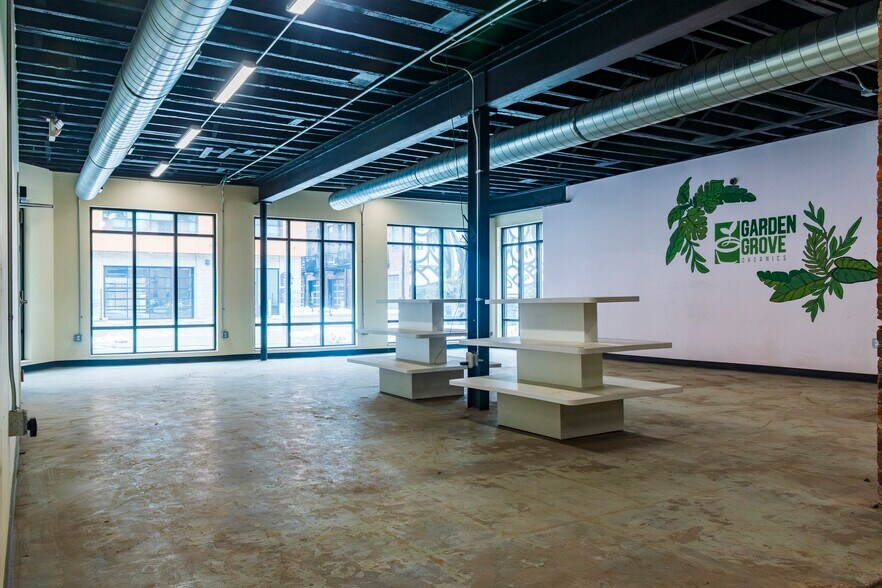 More Photos Of 106-108 E 4th, Covington Storefront Retail Office For Lease