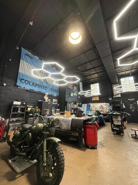 More Photos Of 310 NW 71st St, Miami Warehouse For Sale