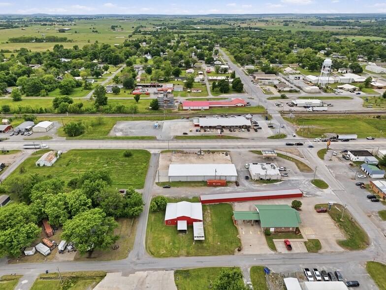 More Photos Of 113 S Wilder St, Chouteau General Retail For Sale